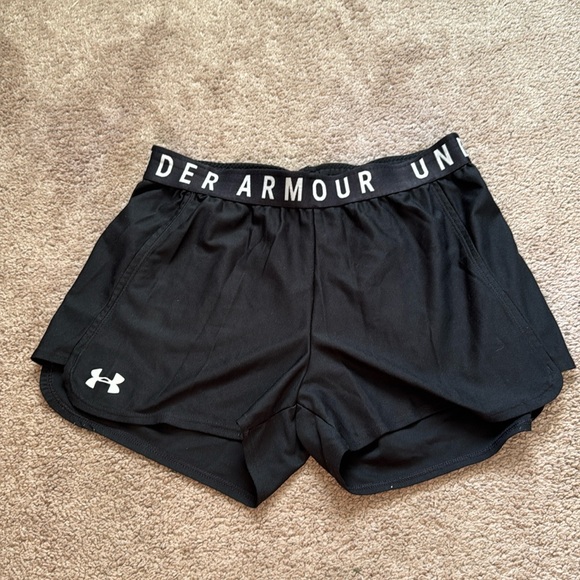Size M. Black Under Armour Running Shorts. - Picture 1 of 2
